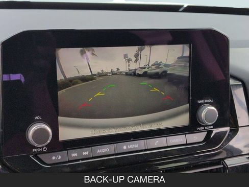 Used 2025 Nissan Pathfinder SV FWD image 23