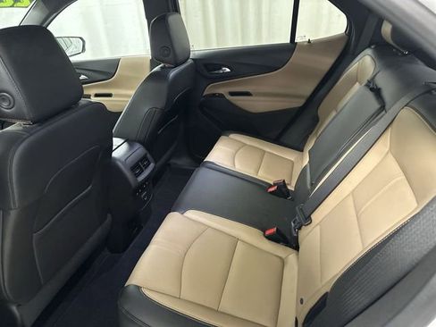 Used 2022 Chevrolet Equinox Premier AWD/4WD image 16