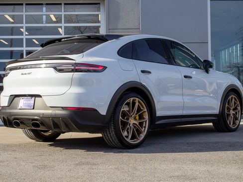Used 2022 Porsche Cayenne Turbo GT image 10