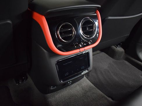 New 2025 Bentley Bentayga AWD/4WD image 22