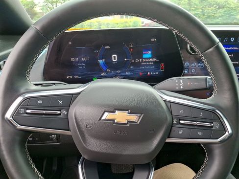 Used 2024 Chevrolet Equinox EV LT FWD image 16