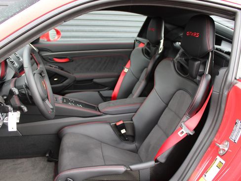 Certified 2025 Porsche 718 Cayman GT4 RS image 5