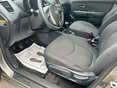 Used 2010 Kia Soul + image 10