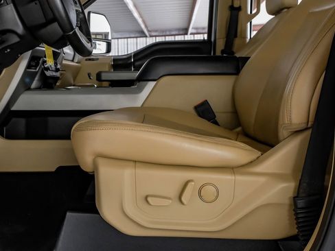 Used 2020 Ford F350 Lariat w/ Lariat Value Package image 31