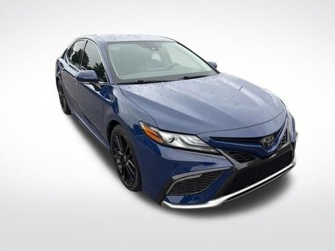 Used 2023 Toyota Camry XSE FWD image 7
