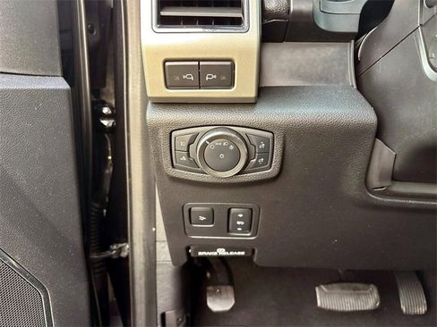 Used 2020 Ford F350 Lariat w/ Lariat Ultimate Package image 21