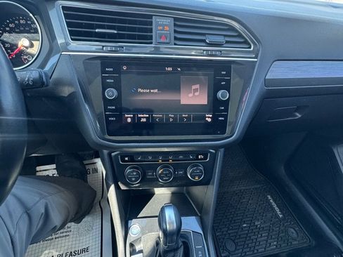 Used 2018 Volkswagen Tiguan SEL image 24