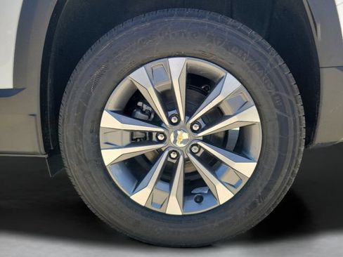 New 2026 Chevrolet Equinox LT w/ Convenience Package II FWD image 34