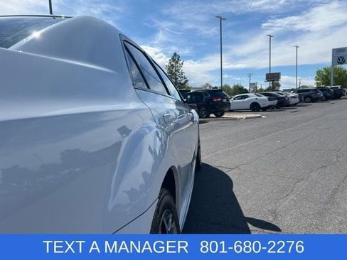 Used 2018 Chrysler 300 S w/ 300S Premium Group RWD image 8