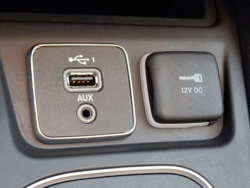 Used 2020 Jeep Cherokee Latitude Plus w/ Cold Weather Group image 24