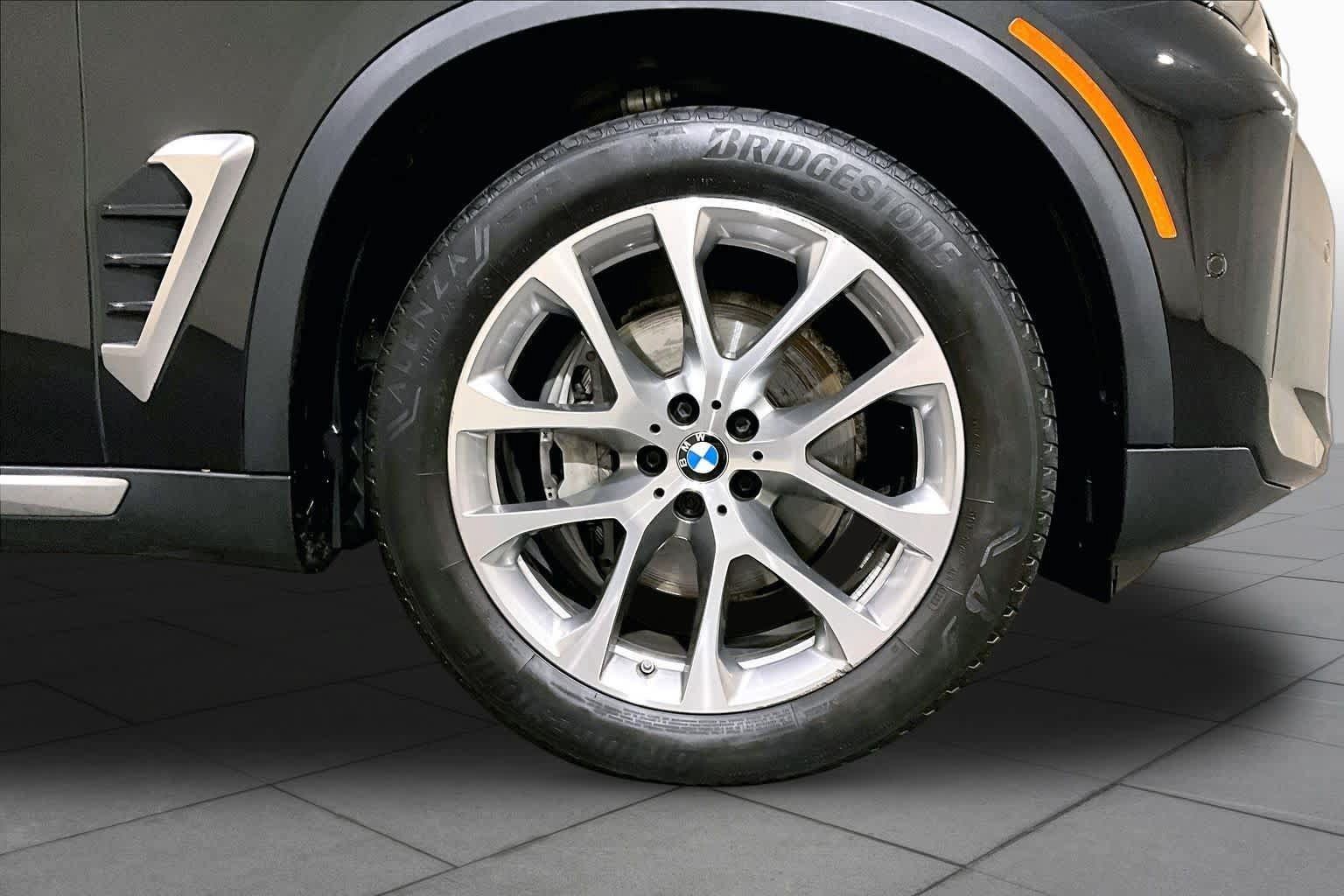 Used 2024 BMW X5 xDrive40i w/ Premium Package AWD/4WD image 10