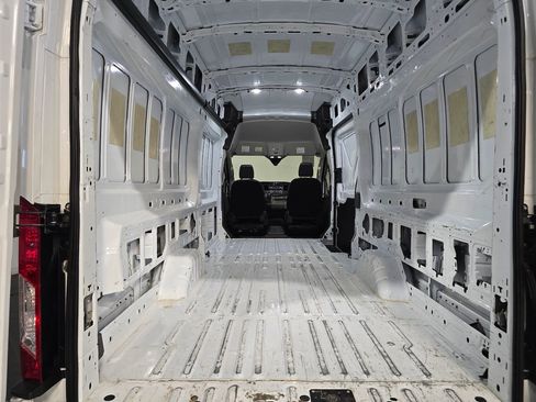 Used 2023 Ford Transit 250 148 High Roof Extended image 12