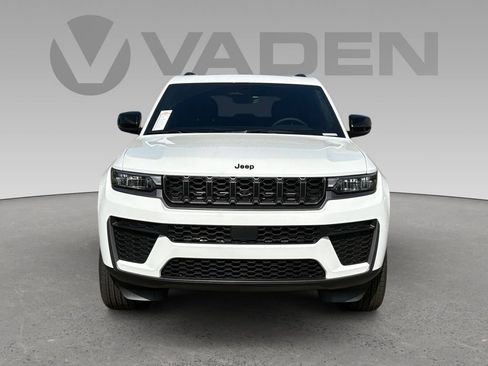 New 2026 Jeep Grand Cherokee Altitude RWD image 25