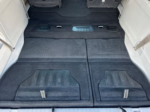 Used 2024 Chrysler Pacifica Touring-L image 16