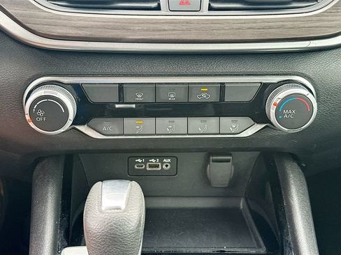 Used 2024 Nissan Altima 2.5 SV FWD image 16