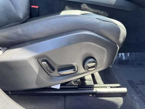 Used 2023 Volvo XC60 B5 Plus image 39