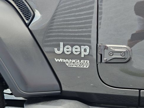 Used 2020 Jeep Wrangler Unlimited Sport S AWD/4WD image 31