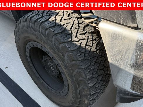 Used 2024 RAM 2500 Tradesman w/ Chrome Appearance Group AWD/4WD image 9