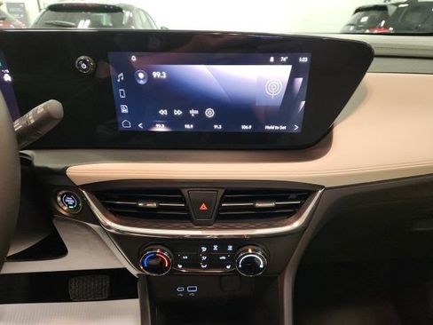 Used 2024 Buick Encore GX Preferred w/ Comfort Package FWD image 14