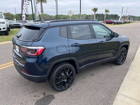 New 2026 Jeep Compass Latitude image 3