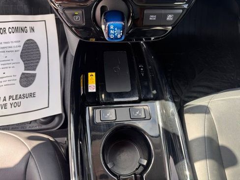 Used 2020 Toyota Prius Limited FWD image 19