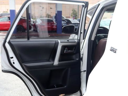 Used 2014 Toyota 4Runner SR5 RWD image 17