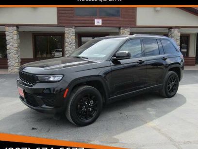 Used 2024 Jeep Grand Cherokee Altitude