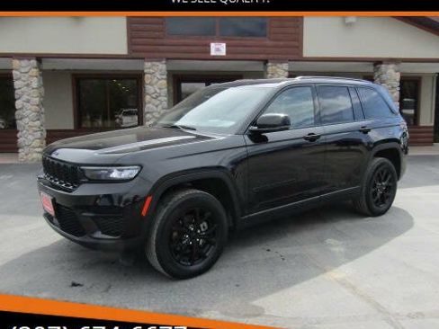 Used 2024 Jeep Grand Cherokee Altitude AWD/4WD image 1