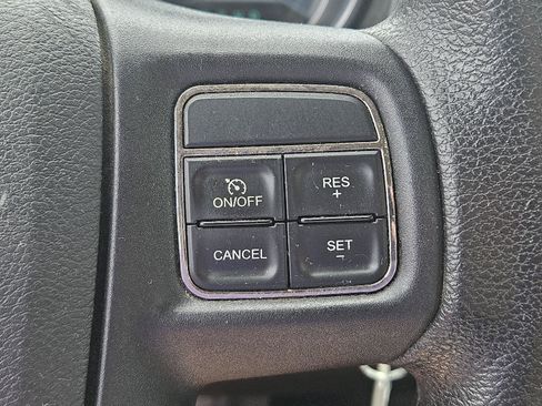 Used 2013 Chrysler 200 LX FWD image 9