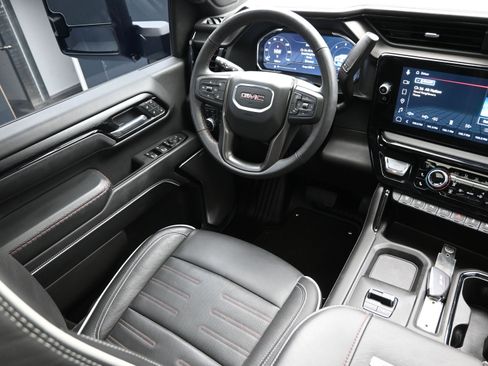 Used 2025 GMC Sierra 2500 AT4X image 23