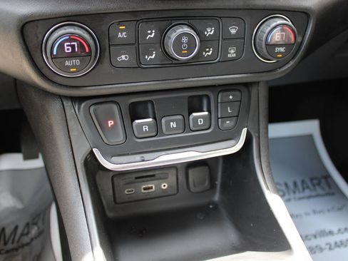 Used 2020 GMC Terrain SLT image 26