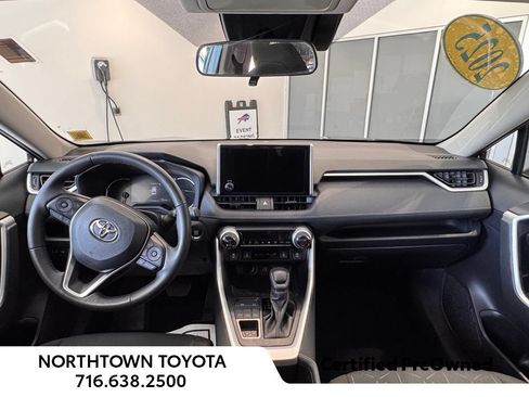 Used 2025 Toyota RAV4 XLE w/ Weather Package AWD/4WD image 7