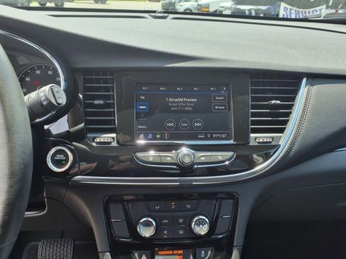 Used 2022 Buick Encore Preferred w/ Safety Package image 22