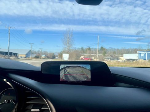 Used 2022 MAZDA MAZDA3 s image 24