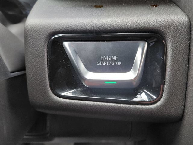 Used 2025 GMC Yukon Denali AWD/4WD image 34