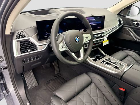 New 2026 BMW X7 xDrive40i w/ Premium Package image 9