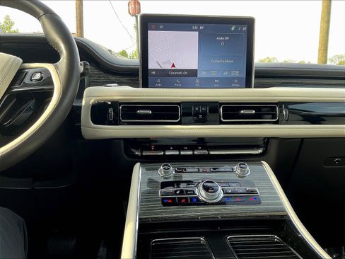 Used 2023 Lincoln Aviator Black Label Grand Touring AWD/4WD image 15