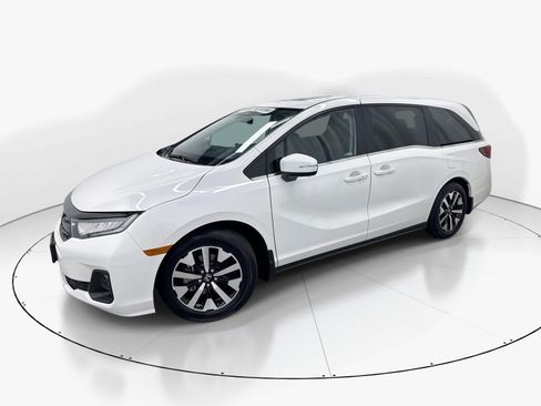 Certified 2026 Honda Odyssey EX-L image 1