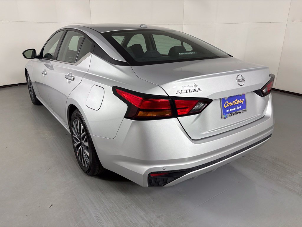 Used 2024 Nissan Altima 2.5 SV FWD image 6