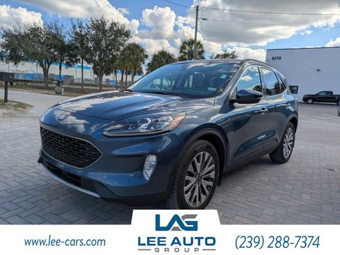 Used 2020 Ford Escape Titanium w/ Titanium Premium Package 2.0 image 6