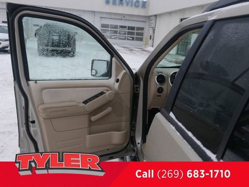 Used 2007 Ford Explorer Sport Trac XLT image 19