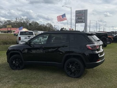 New 2026 Jeep Compass Latitude AWD/4WD image 16