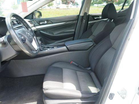 Used 2017 Nissan Maxima 3.5 S w/ Interior Lighting Package FWD image 8