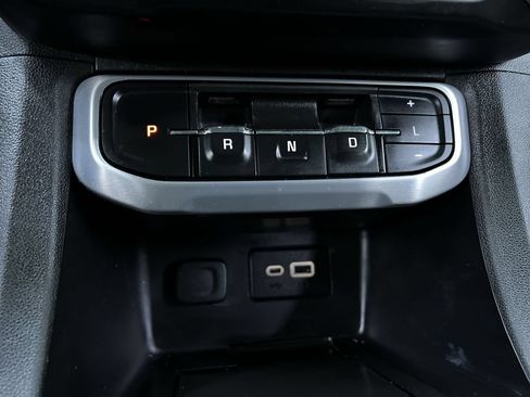 Used 2021 GMC Acadia SLE w/ Elevation Edition AWD/4WD image 25