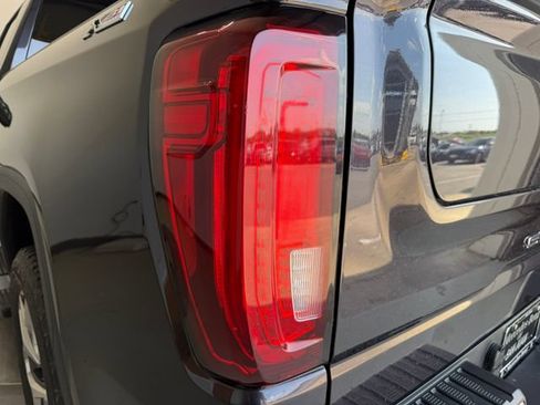 Used 2023 GMC Sierra 1500 SLT AWD/4WD image 34