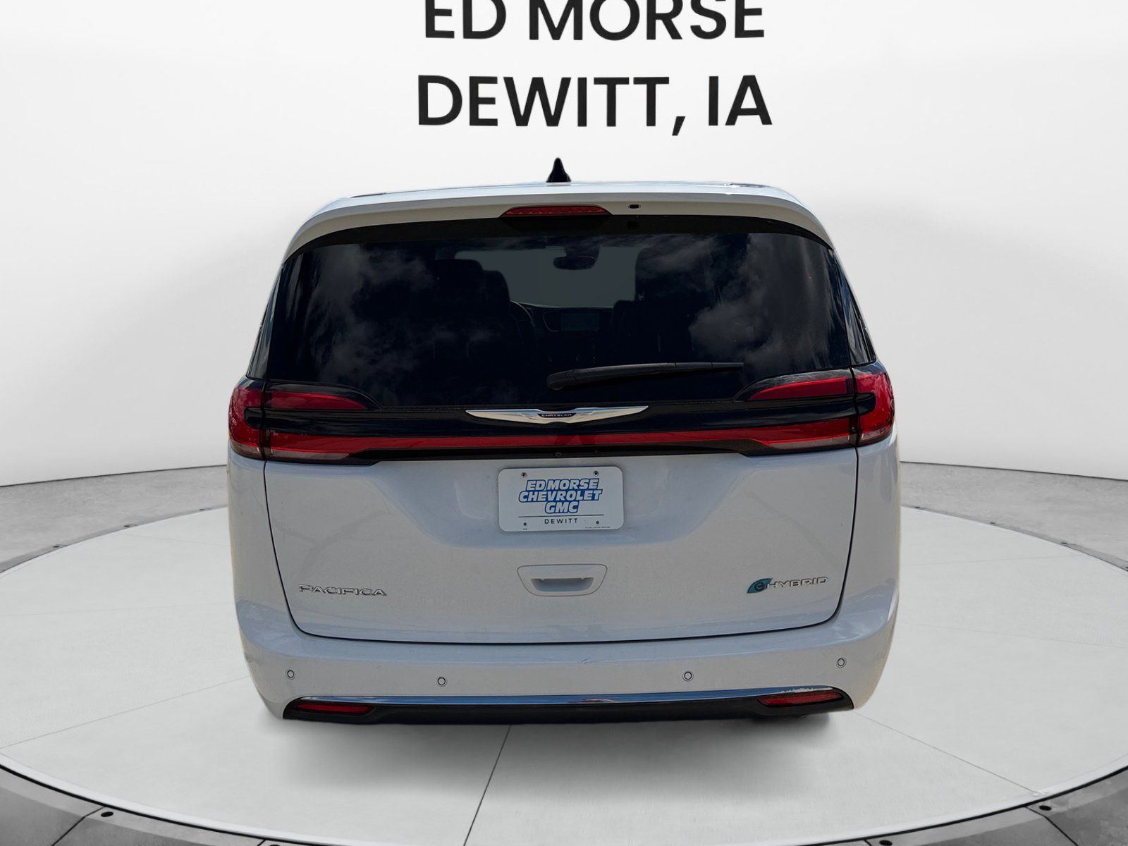 Used 2024 Chrysler Pacifica Limited FWD image 4