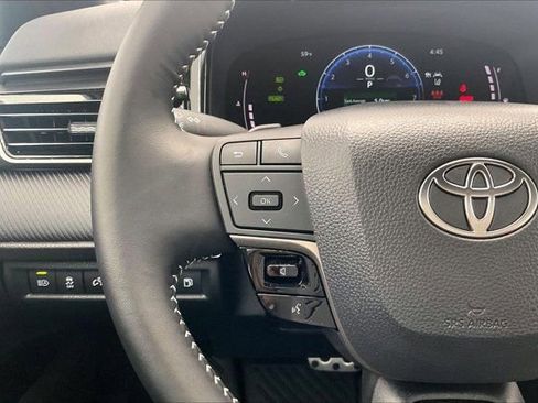 Used 2026 Toyota Camry SE w/ Multimedia Upgrade Package FWD image 21