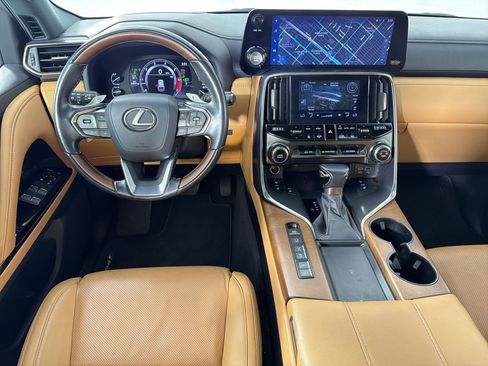 Used 2023 Lexus LX 600 4WD w/ Luxury Package image 27