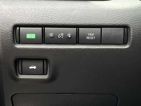 Used 2024 Nissan Sentra SV w/ SV Premium Package FWD image 20
