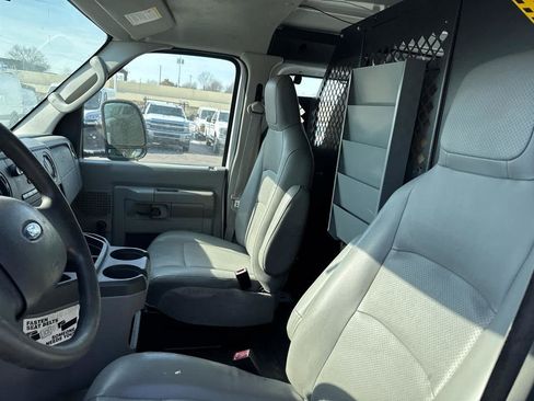 Used 2014 Ford E-250 and Econoline 250 image 10